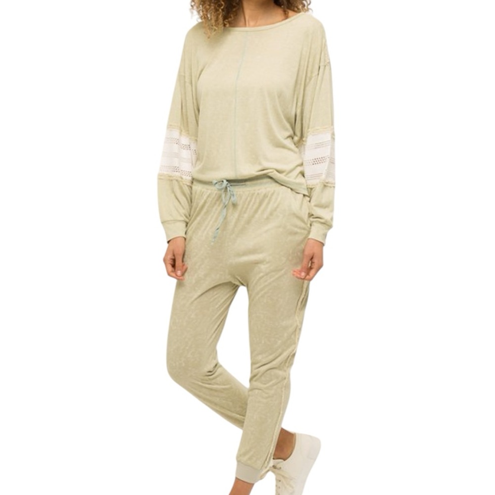 199. Olive/Oat Contrast Top